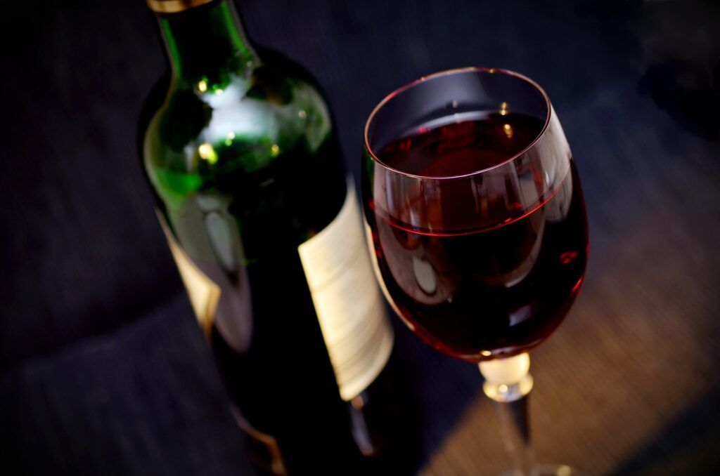 Todas las claves para conseguir la mejor parrillada 12 Copa de vino. Pixabay