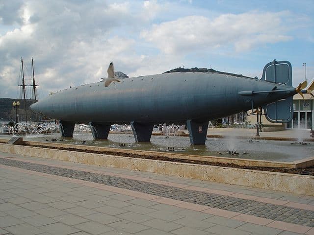 Casco del Submarino de Peral en el Puerto de Cartagena