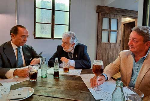 Plácido Domingo quiere crear una Academia y Teatro dedicados a la Zarzuela, que llevarán el nombre de sus padres
