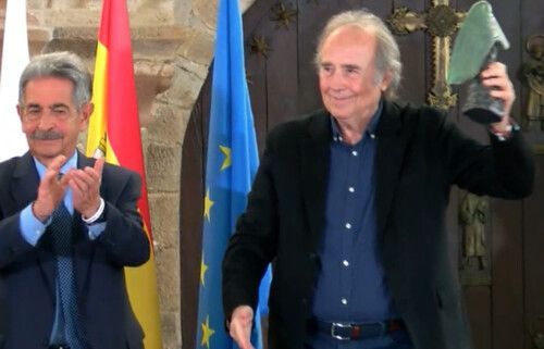Revilla entrega a Serrat el premio Beato de Liébana (+ video)