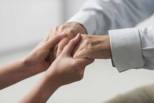 Párkinson: cuáles son sus síntomas y cómo convivir con esta enfermedad