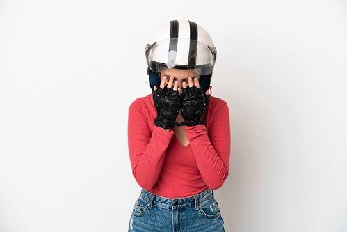 Cómo conducir una moto si tenemos alergia al polen