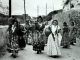 No van vestidas de flamenca, van vestidas de gitana