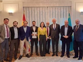 El Embajador de Kazajstán se reúne con periodistas españoles