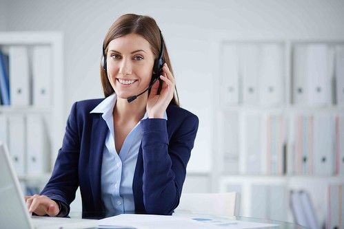 Cuatro de cada diez españoles han llamado al servicio de atención al cliente solo para hablar con alguien