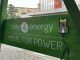 Generar energía limpia mientras niños y mayores se divierten en un columpio