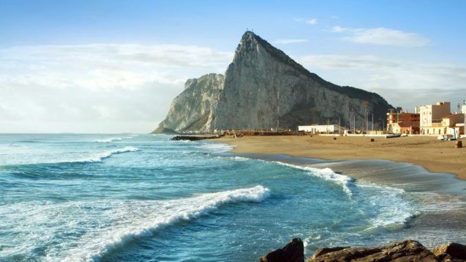 Bruselas complica el acuerdo con Gibraltar al no retirarlo de la «zona gris»