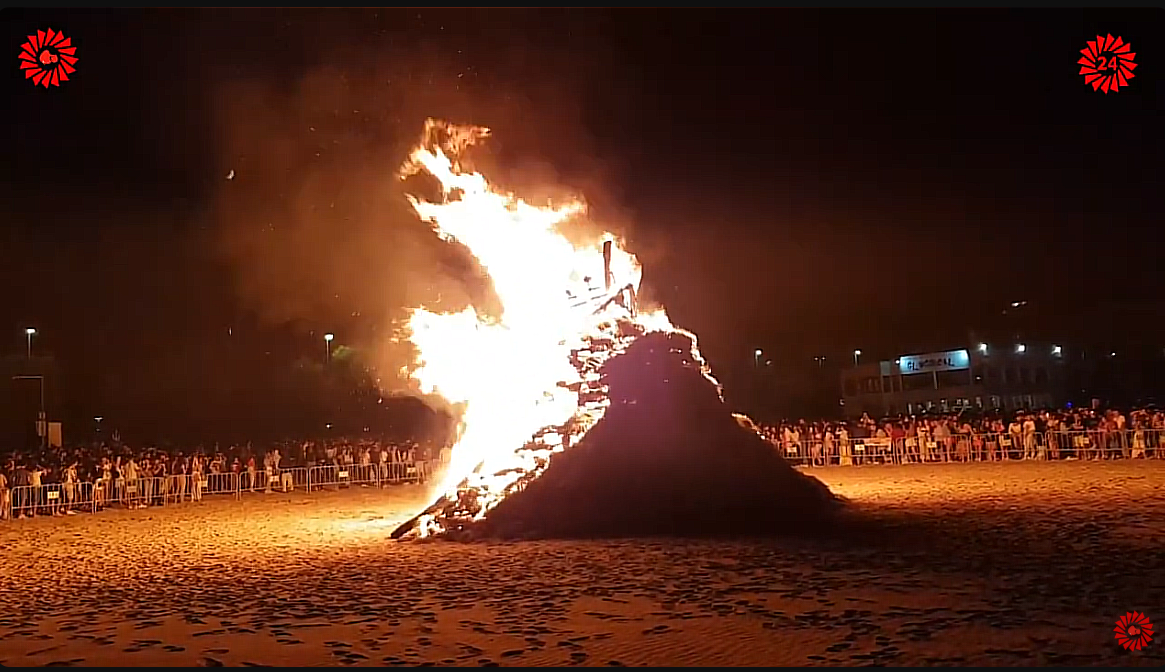Santander celebra San Juan con la tradicional hoguera Santander celebra San Juan con la tradicional hoguera
