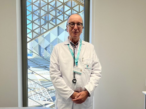 Experto alerta de que los vapeadores contienen sustancias tóxicas que pueden provocar daño pulmonar y alterar el desarrollo cerebral de los adolescentes